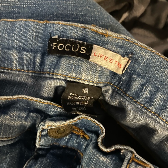 Focus jeans with blue flower appliqué - Picture 5 of 6